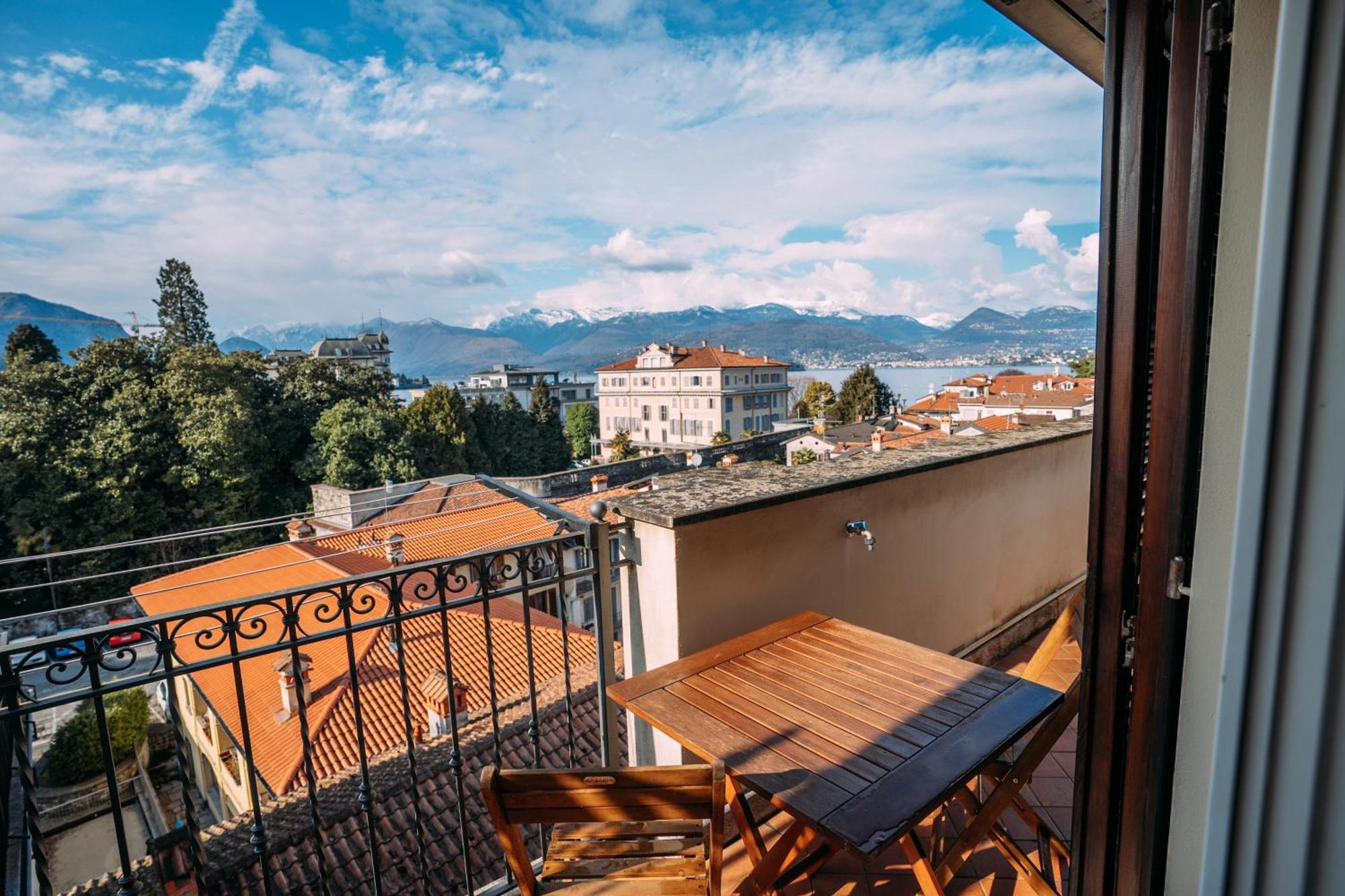 Suite Romantic Vista Lago Stresa Exteriér fotografie