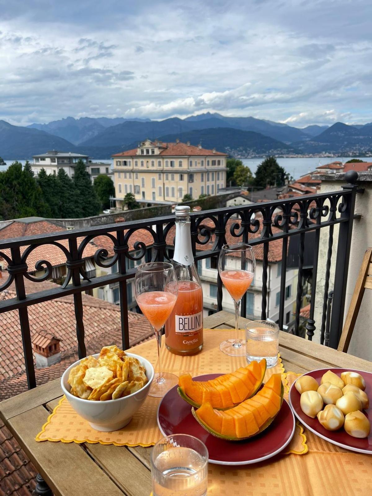 Suite Romantic Vista Lago Stresa Exteriér fotografie