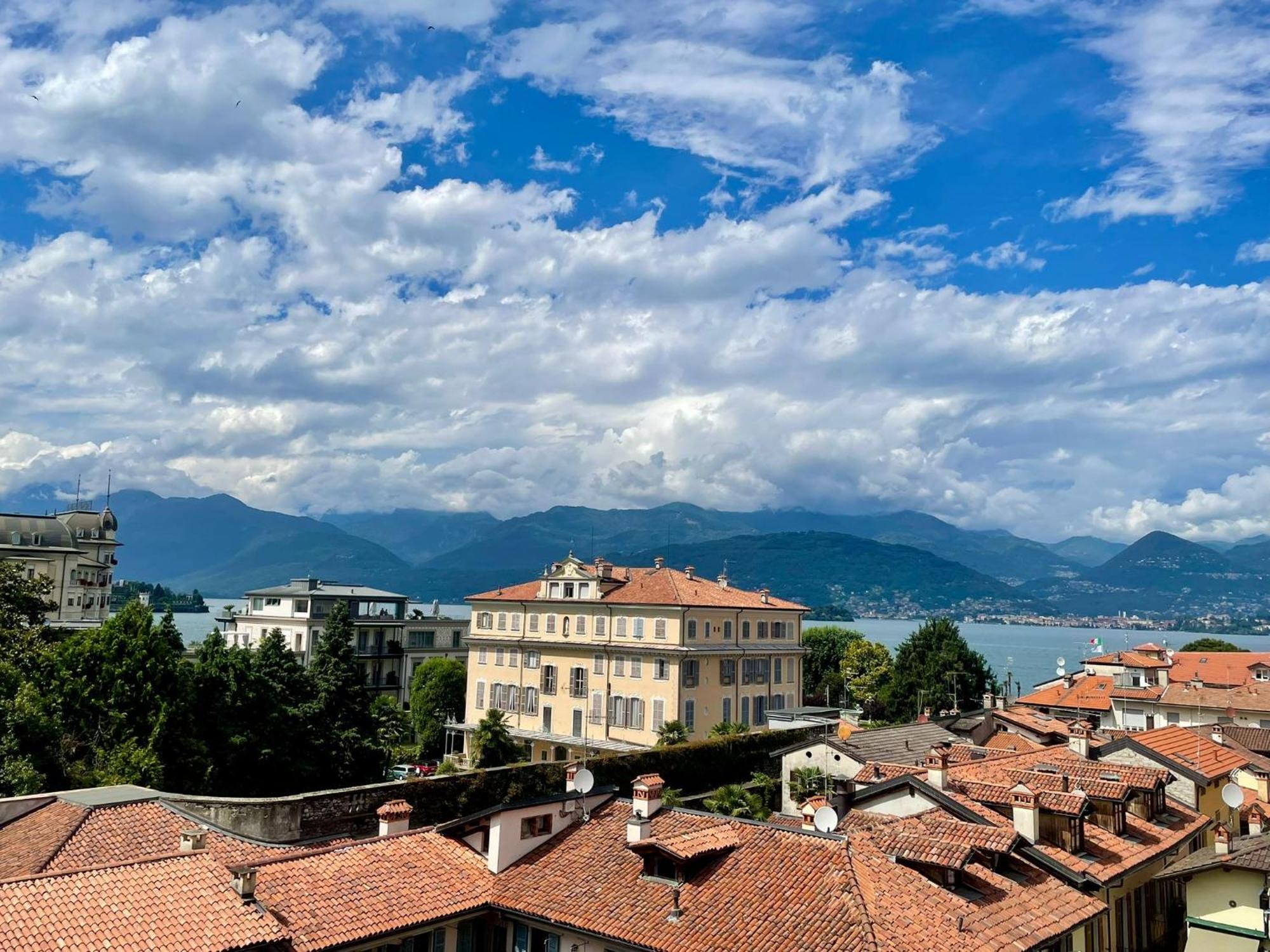 Suite Romantic Vista Lago Stresa Exteriér fotografie