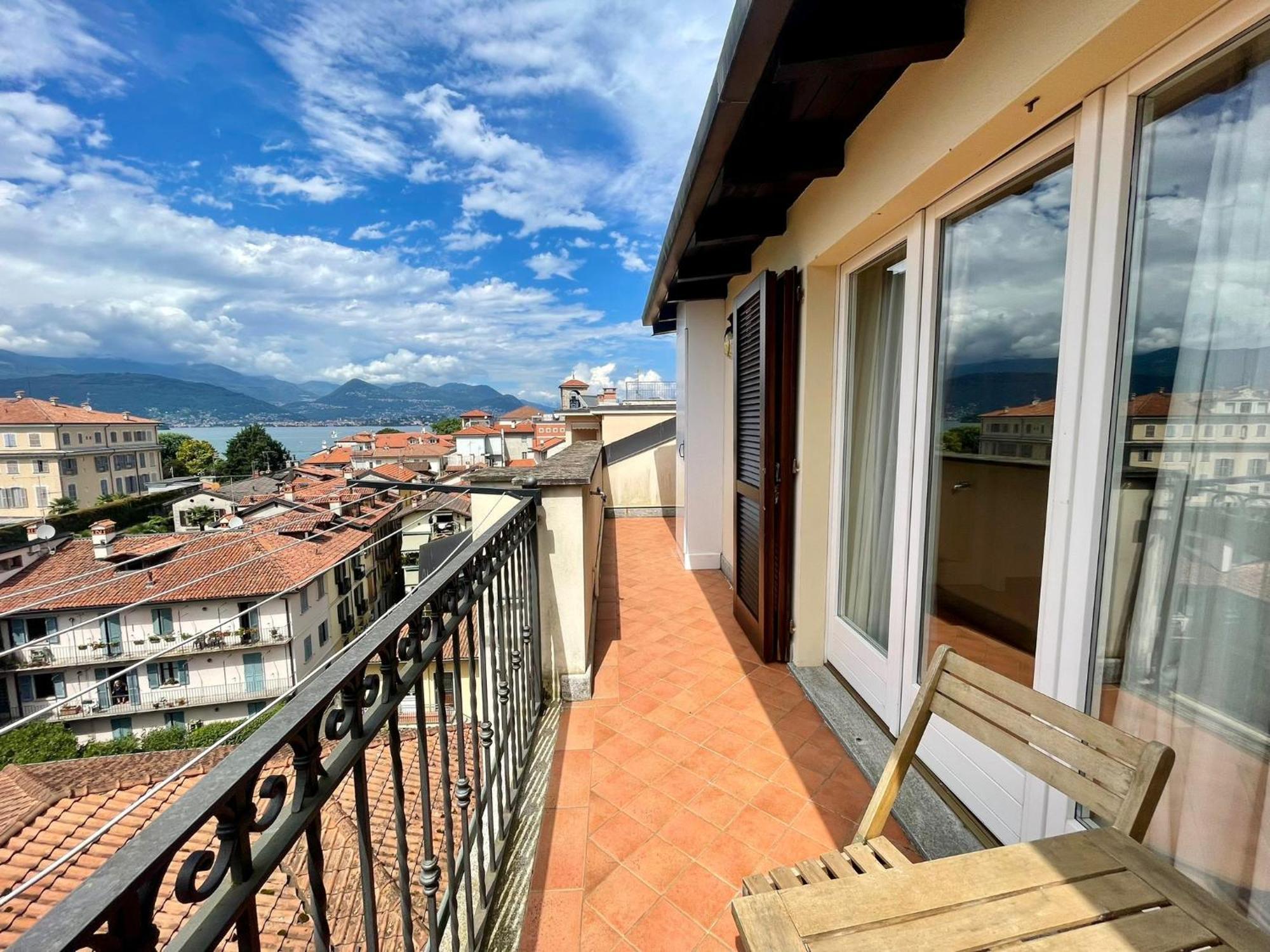 Suite Romantic Vista Lago Stresa Exteriér fotografie